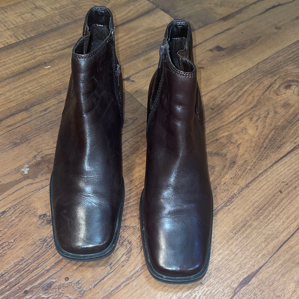 Bass Vienna Women’s Brown Boots Stretch Side Zipper,Square Toe,Block Heel